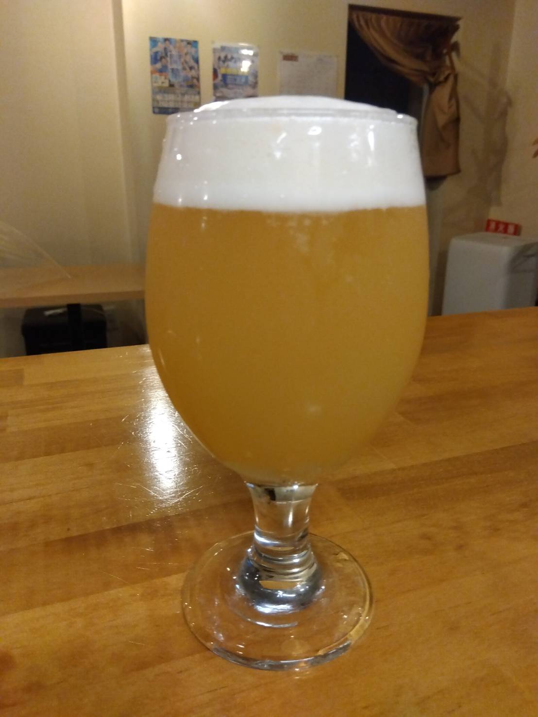 クラフトビールのグラス